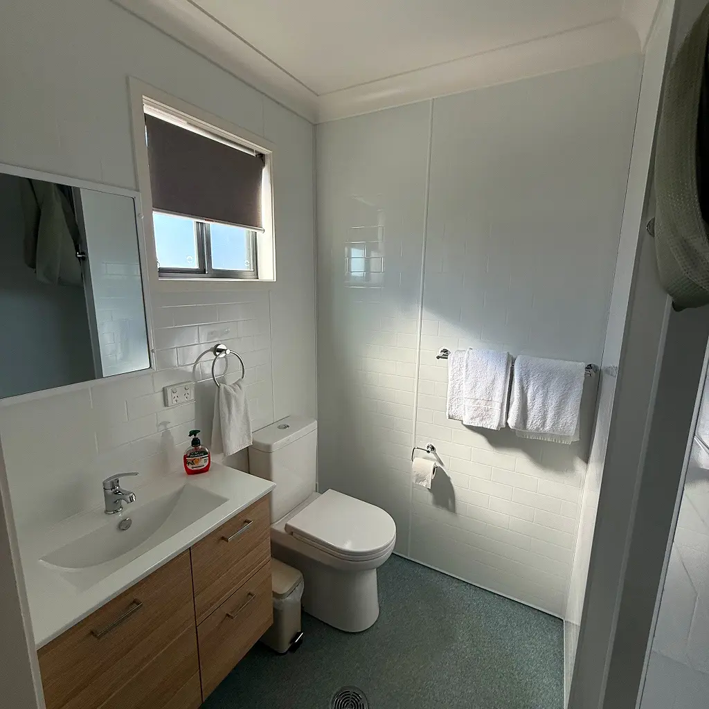 Commercial Hotel - Biloela Accommodation Queen Room