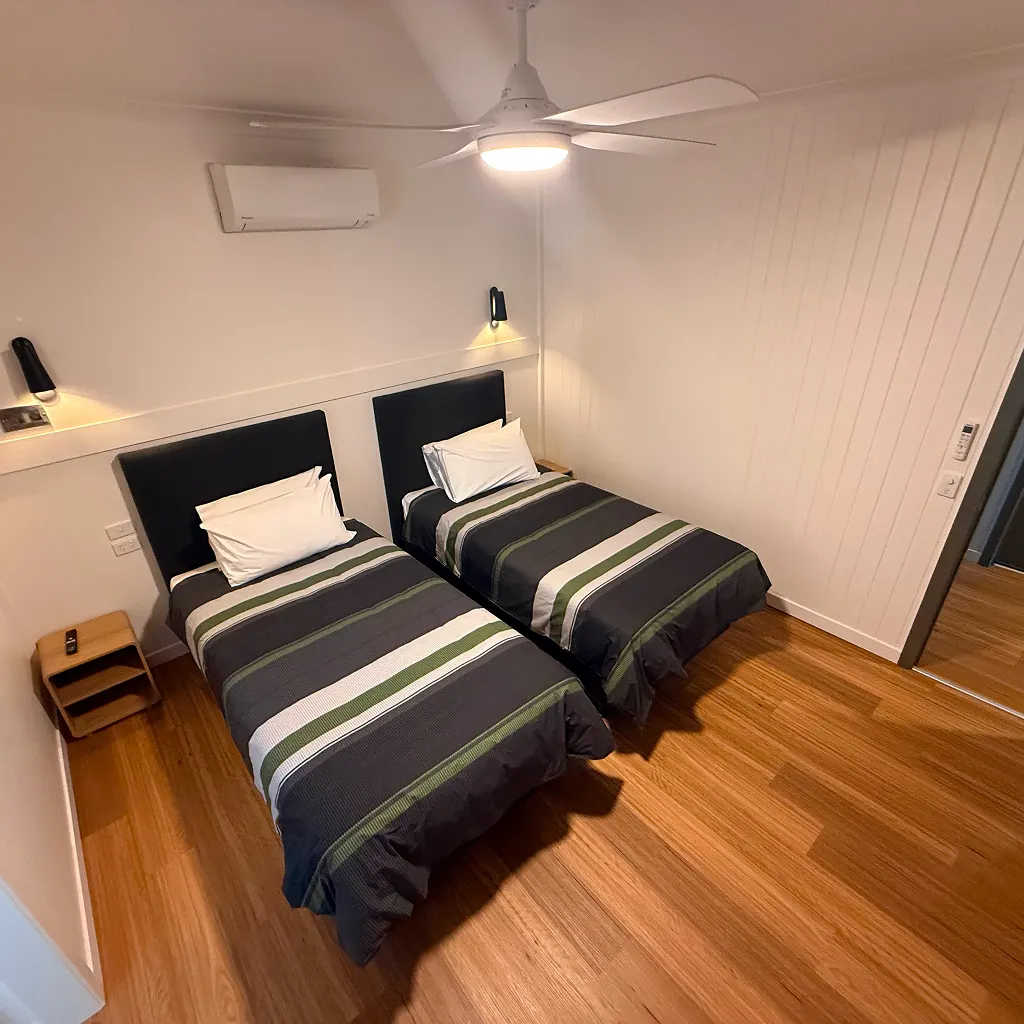 Commercial Hotel - Biloela Accommodation Twin Room