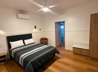 Queen Room Commercial Hotel
